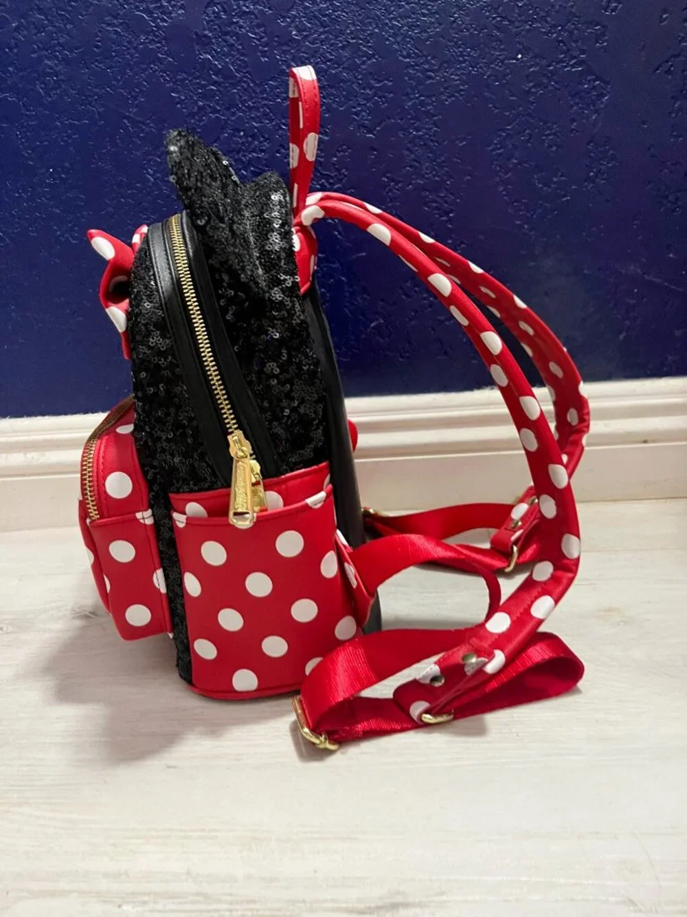 Disney Parks x Loungefly Retired Minnie Mouse Sequin Backpack Red / Black ✨🐭